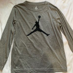 Boys Jordan drifit long sleeve shirt size Large